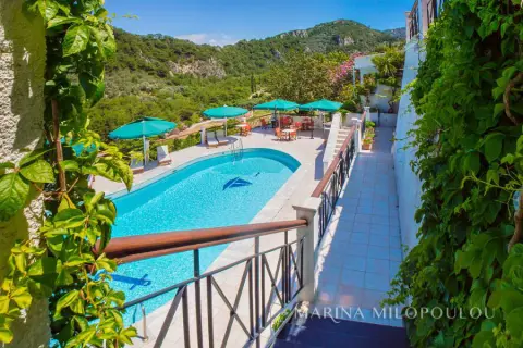 ΞΕΝΟΔΟΧΕΙΟ ΣΤΗΝ ΣΑΜΟ 35 ΔΩΜΑΤΙΩΝ