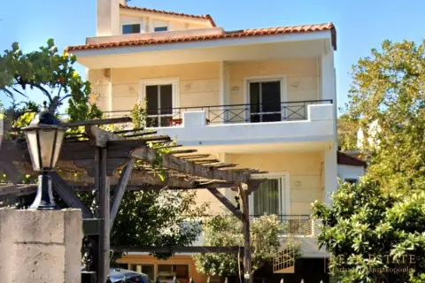 SALE OF A DETACHED HOUSE OF 385 SQM IN AGIA MARINA